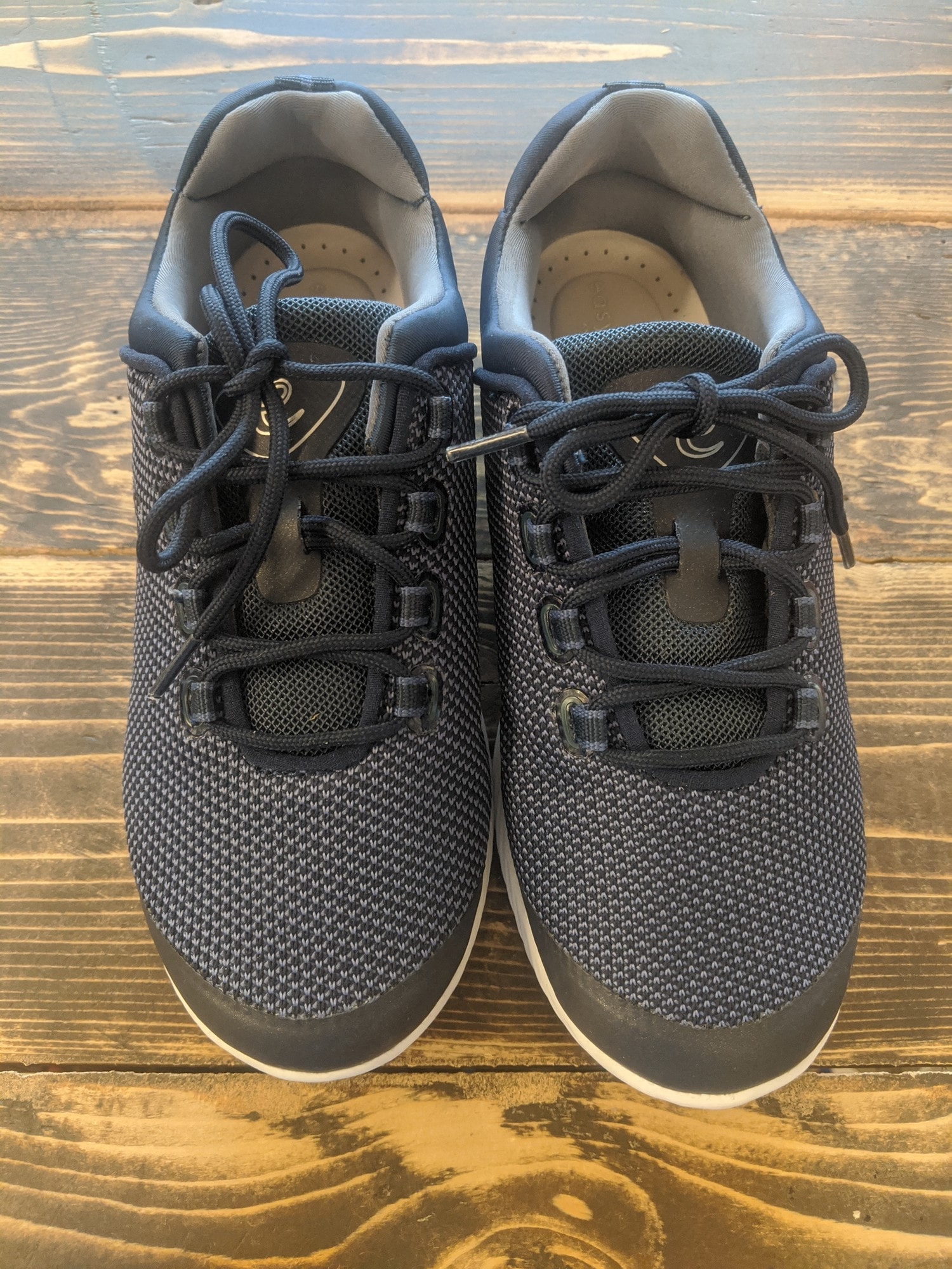 Easy Spirit Tennis Shoes | 6 Wide 